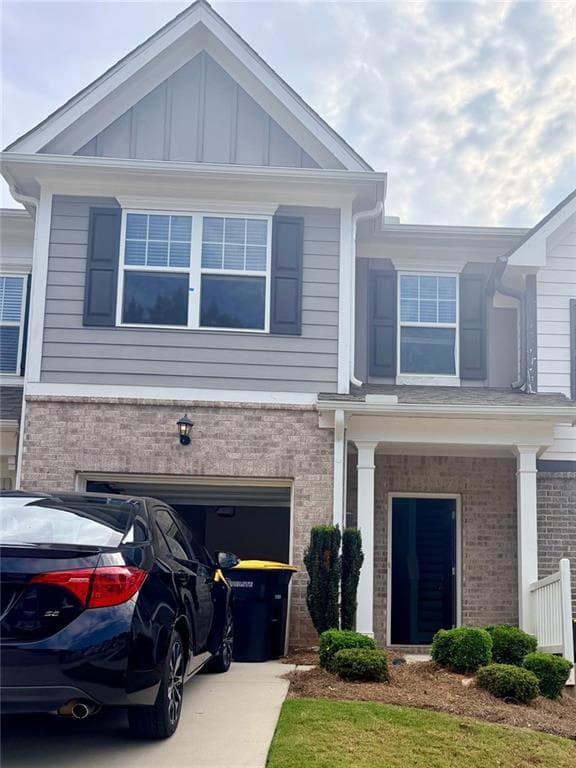 3 bedroom, 3 bathroom, 1,776 sq ft townhouse for rent at 85 Chastain Circle, Newnan, GA 30263 for $2,100 a month