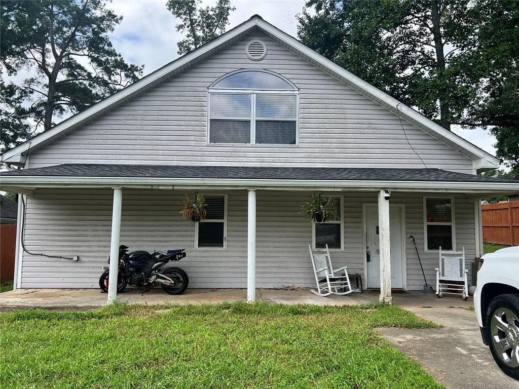 5 bedroom, 2 bathroom, 2,400 sq ft single family residence for sale at 4004 Campbellton Road, Atlanta, GA 30331 — photo 3