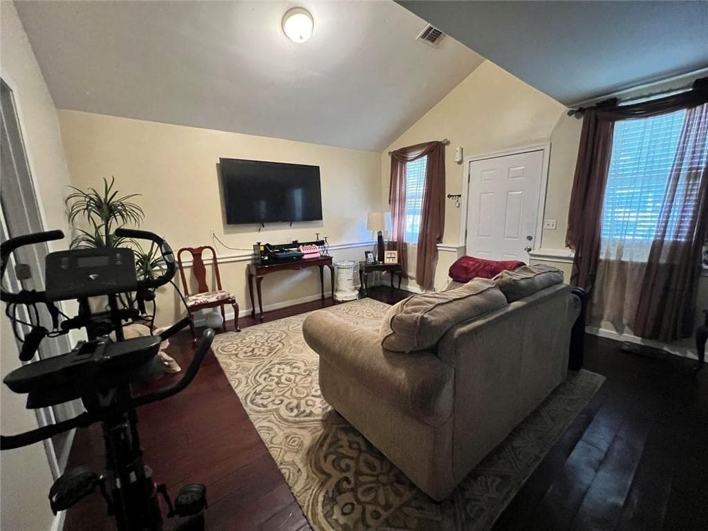 5 bedroom, 2 bathroom, 2,400 sq ft single family residence for sale at 4004 Campbellton Road, Atlanta, GA 30331 — photo 5