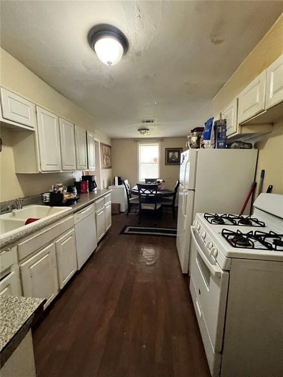 5 bedroom, 2 bathroom, 2,400 sq ft single family residence for sale at 4004 Campbellton Road, Atlanta, GA 30331 — photo 8