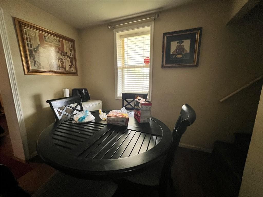 5 bedroom, 2 bathroom, 2,400 sq ft single family residence for sale at 4004 Campbellton Road, Atlanta, GA 30331 — photo 10