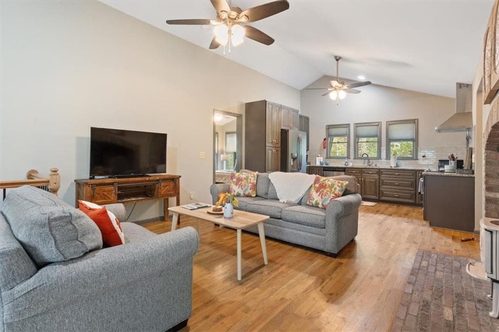 2 bedroom, 3 bathroom, 1,620 sq ft single family residence for sale at 253 Zenith Trail, Ellijay, GA 30540 — photo 3