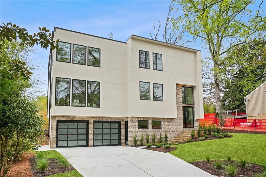 5 bedroom, 7 bathroom, 5,561 sq ft single family residence for sale at 1260 Kingsley Circle, Atlanta, GA 30324 — photo 4