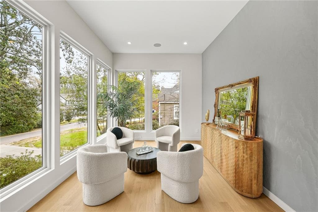5 bedroom, 7 bathroom, 5,561 sq ft single family residence for sale at 1260 Kingsley Circle, Atlanta, GA 30324 — photo 7