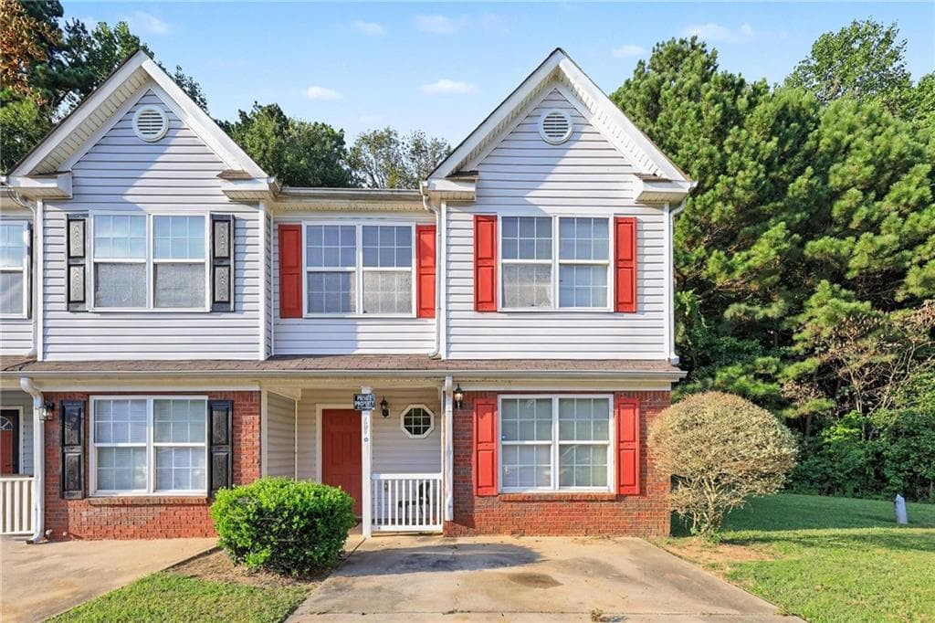 4 bedroom, 3 bathroom, 1,770 sq ft townhouse for sale at 1275 Maple Valley Court, Union City, GA 30291