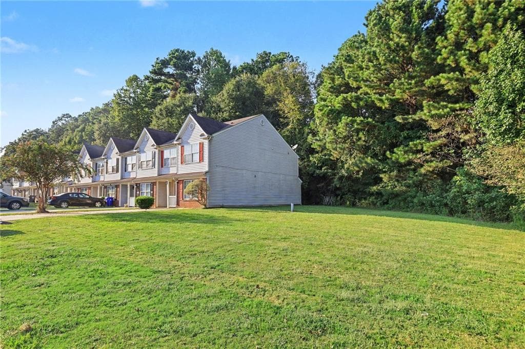 4 bedroom, 3 bathroom, 1,770 sq ft townhouse for sale at 1275 Maple Valley Court, Union City, GA 30291 — photo 5