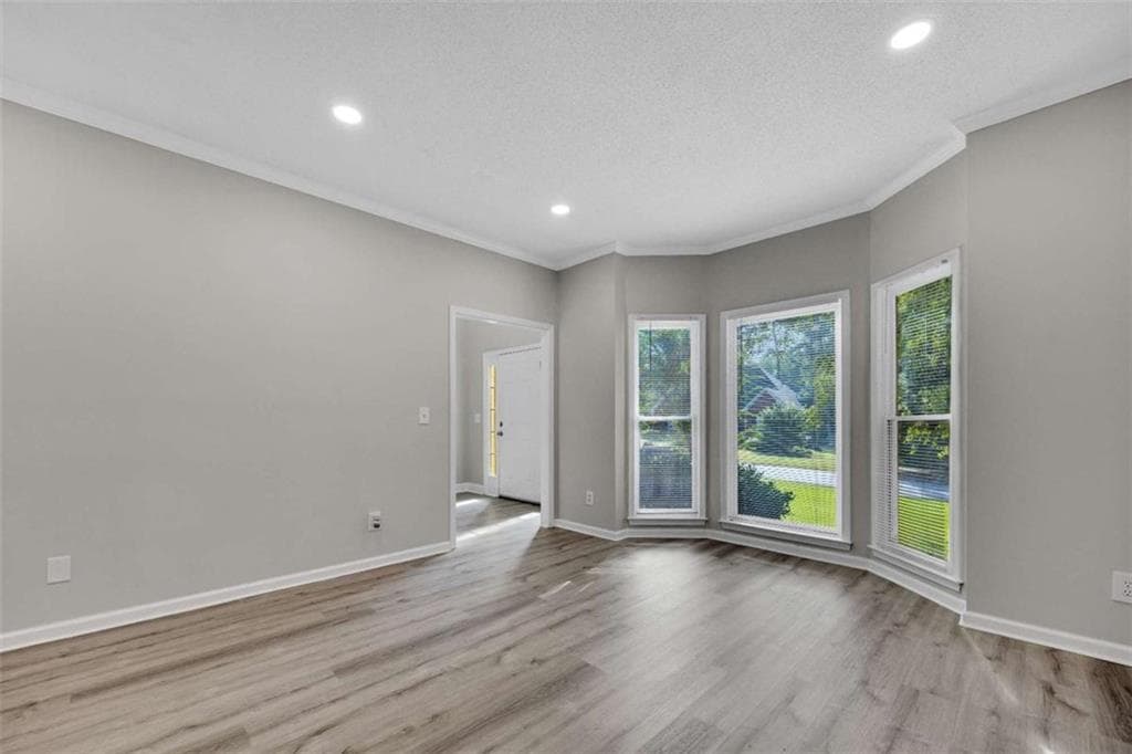6 bedroom, 4 bathroom, 4,146 sq ft single family residence for rent at 2781 Jen Chris Drive, Snellville, GA 30039 for $3,900 a month — photo 5