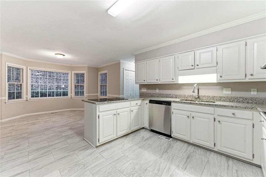 4 bedroom, 3 bathroom, 2,974 sq ft single family residence for sale at 4397 Windsor Oaks Circle, Marietta, GA 30066 — photo 10