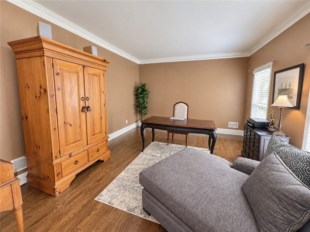4 bedroom, 4 bathroom, 3,625 sq ft single family residence for sale at 1455 Chinook Court, Lilburn, GA 30047 — photo 7