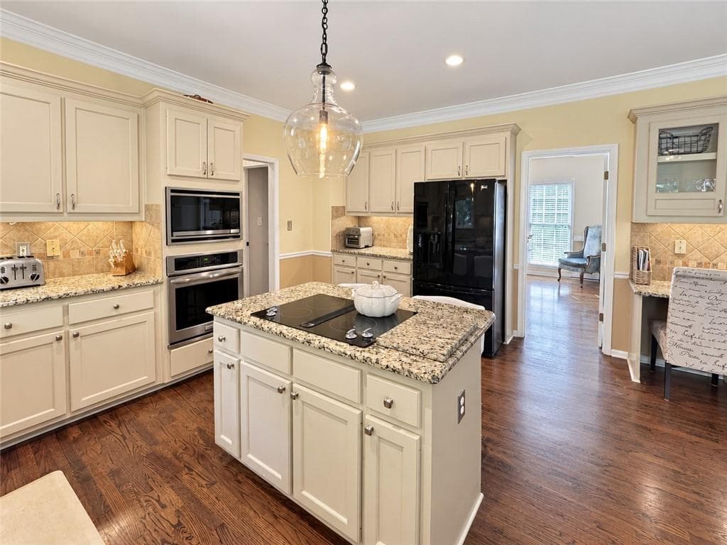 4 bedroom, 4 bathroom, 3,625 sq ft single family residence for sale at 1455 Chinook Court, Lilburn, GA 30047 — photo 8