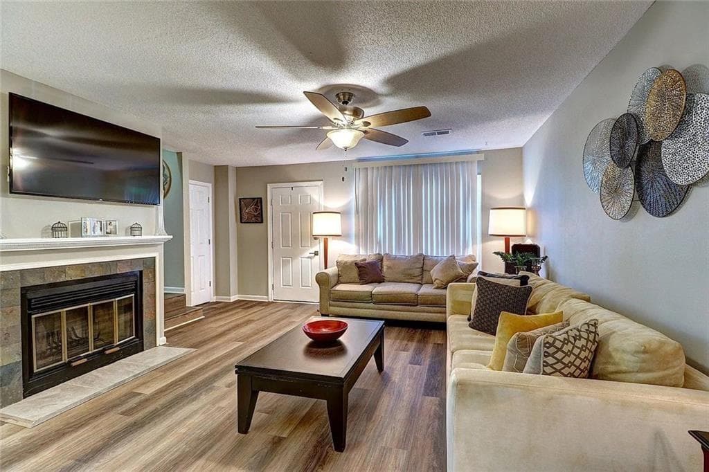 2 bedroom, 3 bathroom, 1,240 sq ft townhouse for sale at 213 High Creek Drive, Roswell, GA 30076 — photo 8