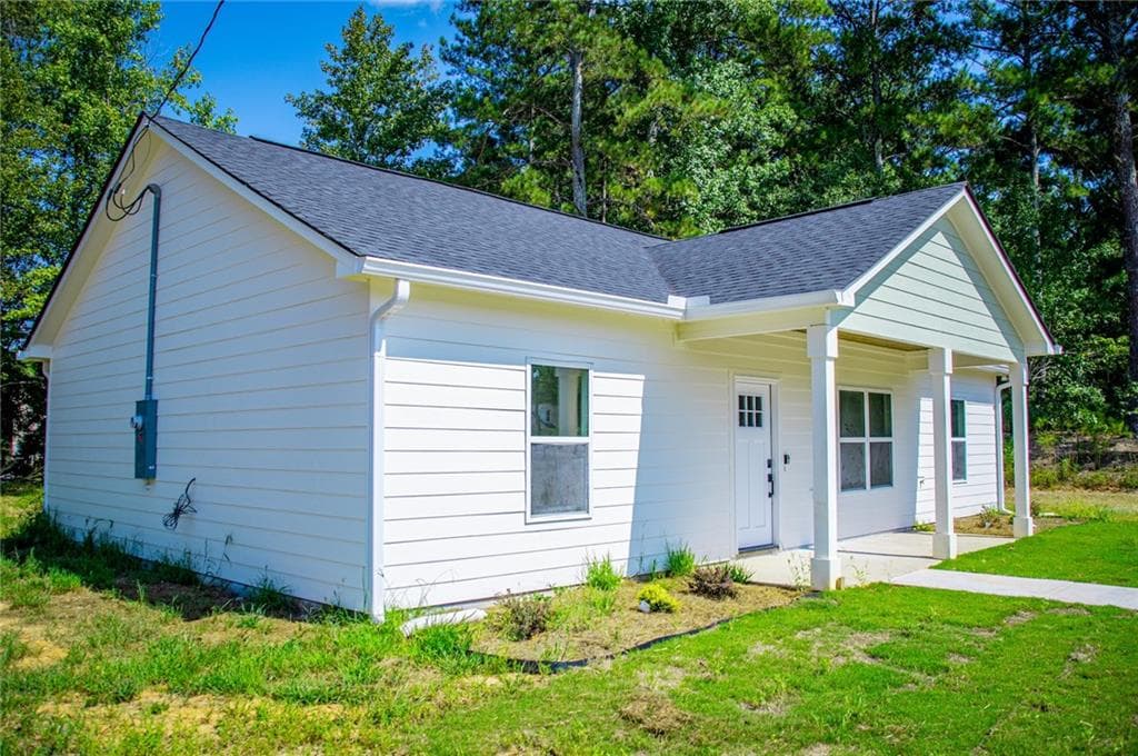 3 bedroom, 2 bathroom, 1,320 sq ft single family residence for sale at 185 Kennedy Estates Road, Carrollton, GA 30116 — photo 2