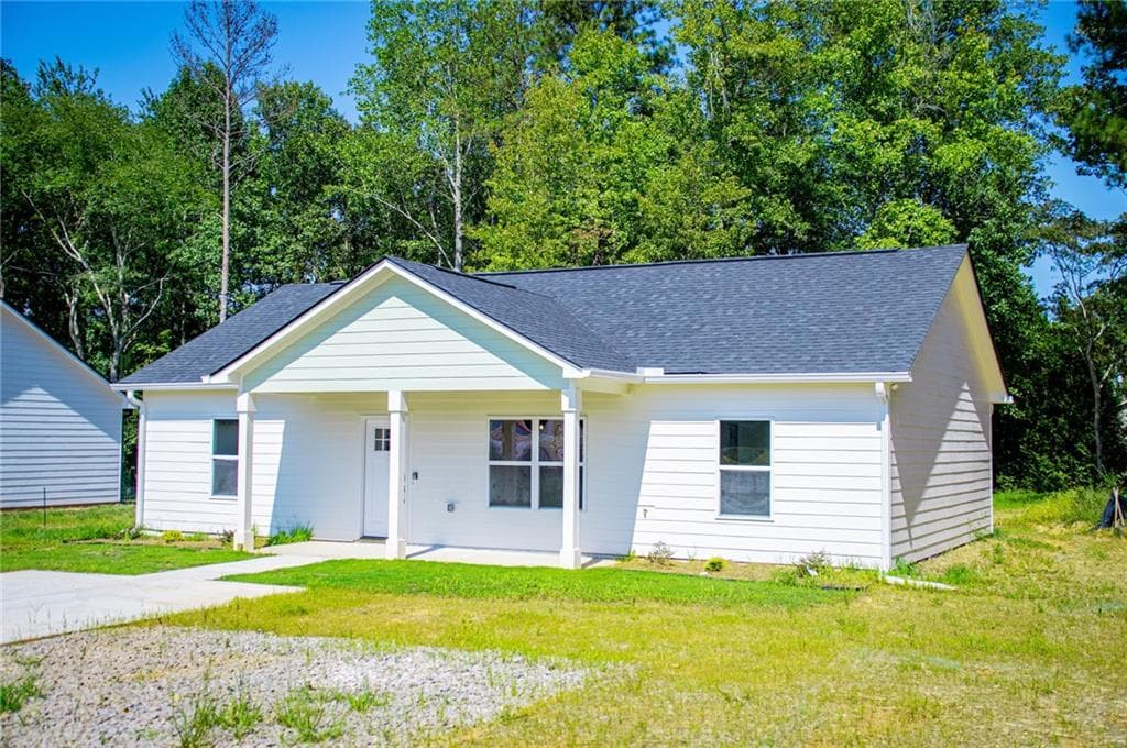 3 bedroom, 2 bathroom, 1,320 sq ft single family residence for sale at 185 Kennedy Estates Road, Carrollton, GA 30116 — photo 3