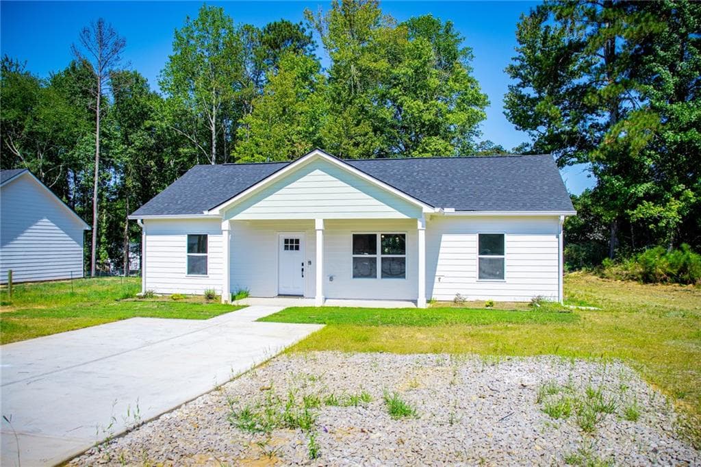 3 bedroom, 2 bathroom, 1,320 sq ft single family residence for sale at 185 Kennedy Estates Road, Carrollton, GA 30116 — photo 5