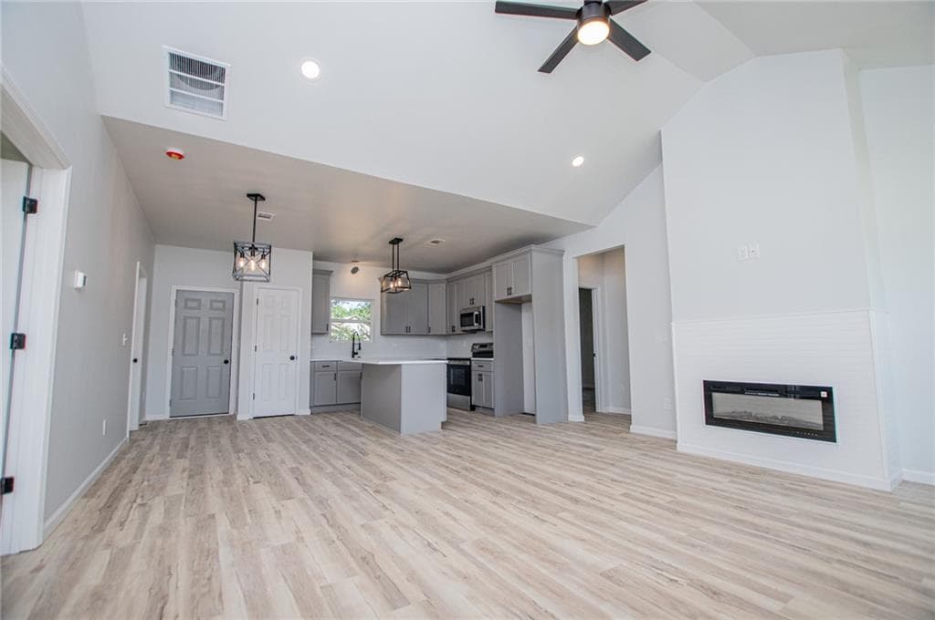 3 bedroom, 2 bathroom, 1,320 sq ft single family residence for sale at 185 Kennedy Estates Road, Carrollton, GA 30116 — photo 8