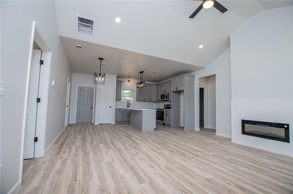 3 bedroom, 2 bathroom, 1,320 sq ft single family residence for sale at 185 Kennedy Estates Road, Carrollton, GA 30116 — photo 10
