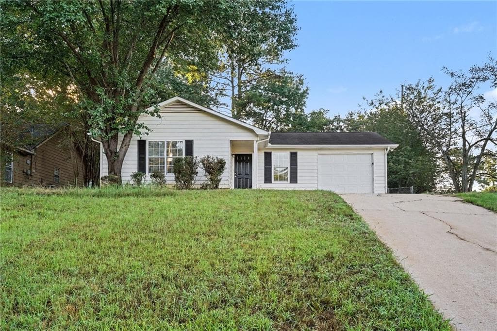 3 bedroom, 2 bathroom, 1,231 sq ft single family residence for sale at 105 Rosebud Lane, Mcdonough, GA 30253 — photo 3