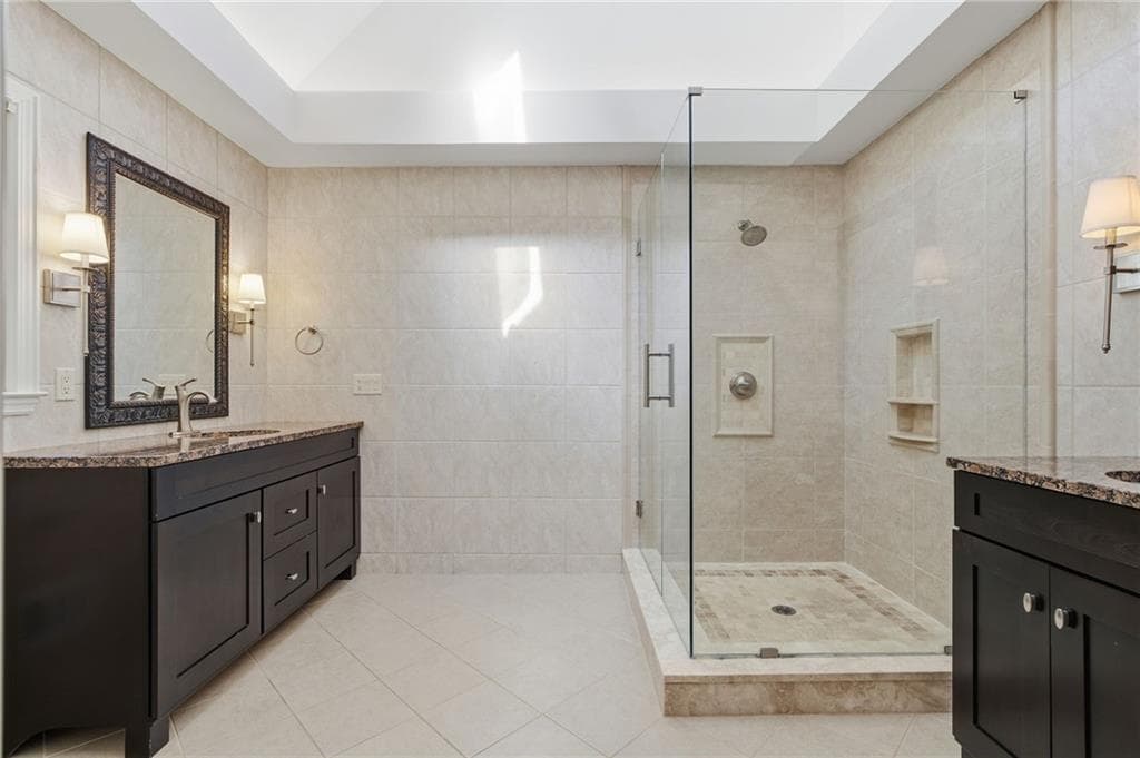 6 bedroom, 4 bathroom, 3,244 sq ft single family residence for sale at 4990 Sawgrass Place, Acworth, GA 30102 — photo 7