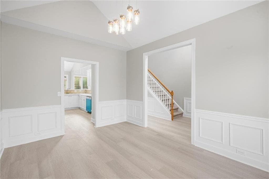4 bedroom, 3 bathroom, 2,502 sq ft single family residence under contract at 2120 Hickory Station Circle, Snellville, GA 30078 — photo 5
