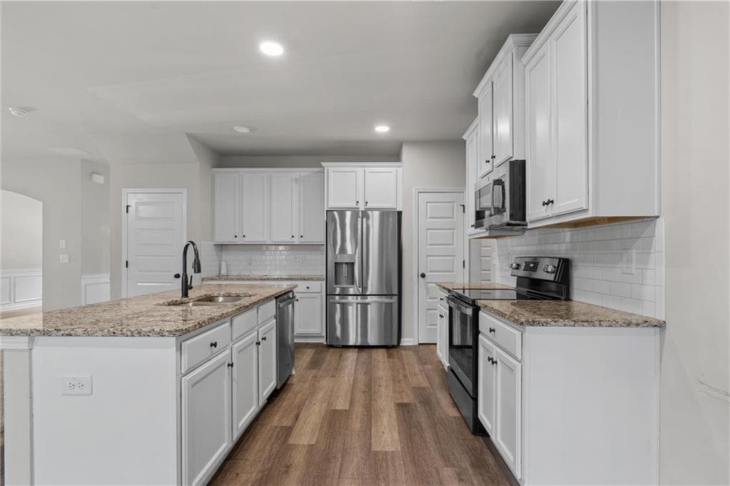 4 bedroom, 4 bathroom, 2,925 sq ft single family residence for sale at 4950 Zoya Court, Atlanta, GA 30331 — photo 5