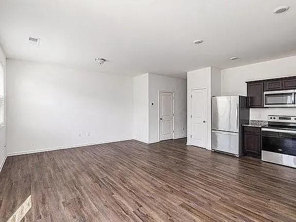 3 bedroom, 3 bathroom, 1,420 sq ft townhouse for rent at 203 Fenchurch Way, Cartersville, GA 30120 for $1,600 a month — photo 2