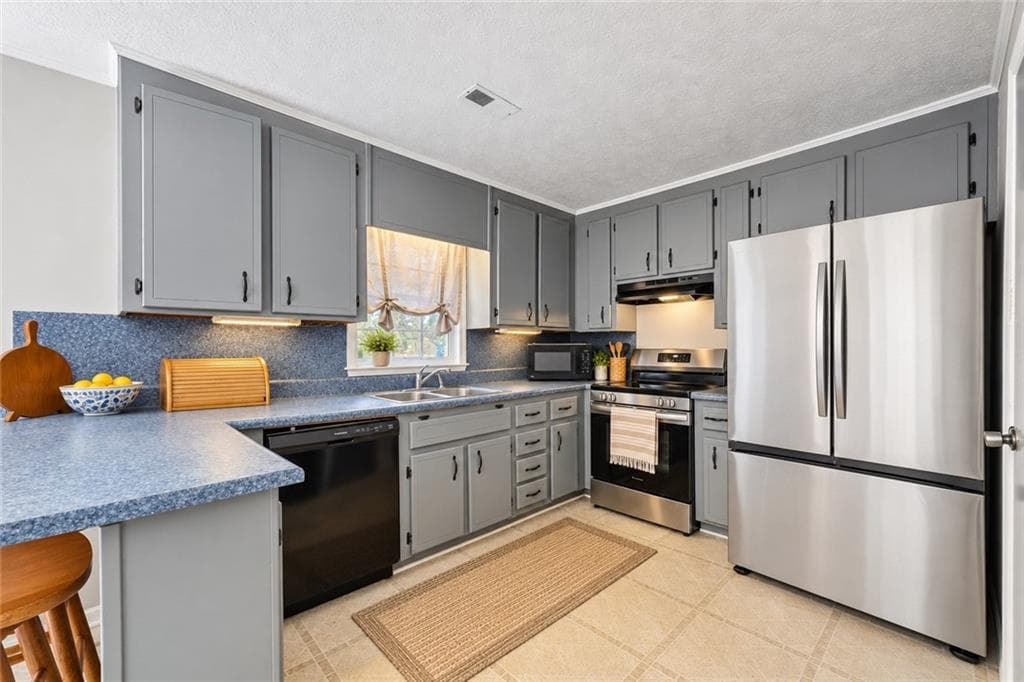 3 bedroom, 2 bathroom, 1,988 sq ft single family residence for sale at 5752 Oak Grove Drive, Acworth, GA 30102 — photo 6
