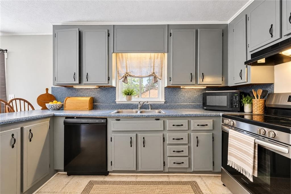 3 bedroom, 2 bathroom, 1,988 sq ft single family residence for sale at 5752 Oak Grove Drive, Acworth, GA 30102 — photo 7