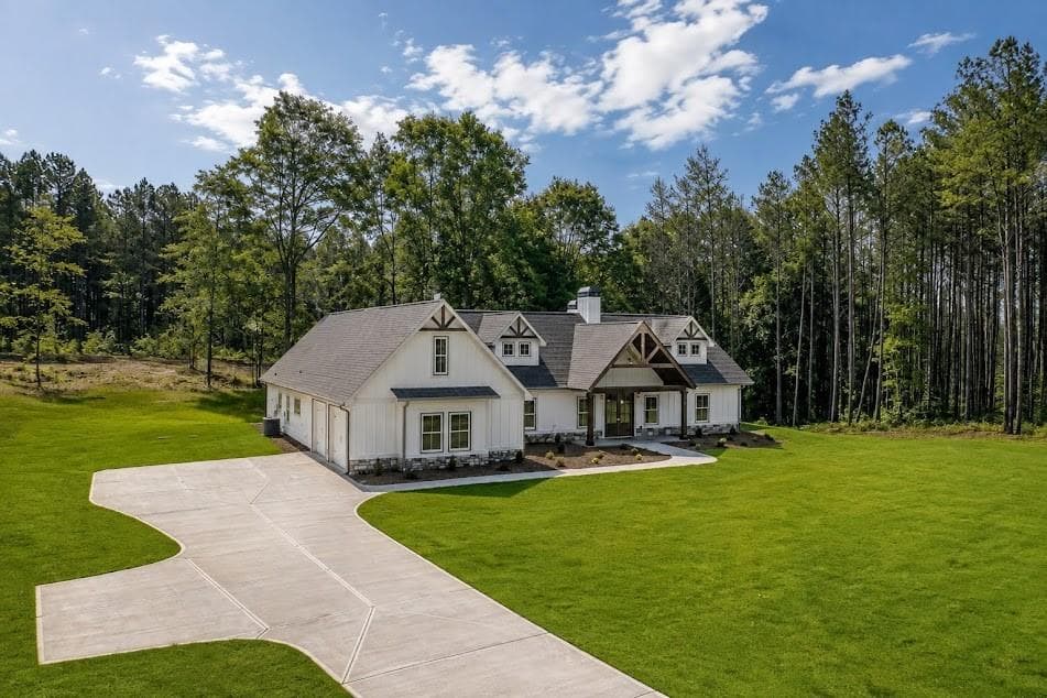 4 bedroom, 4 bathroom, 2,781 sq ft single family residence under contract at 153 Riversong Road, Carrollton, GA 30117 — photo 2