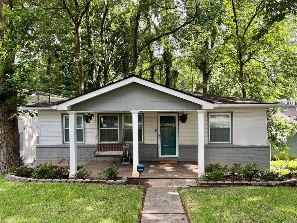 3 bedroom, 2 bathroom, 1,275 sq ft single family residence for rent at 1452 Akridge Street, Atlanta, GA 30314 for $2,300 a month — photo 1 of 18