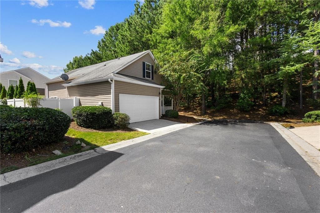 2 bedroom, 2 bathroom, 1,420 sq ft single family residence for sale at 242 Hiawassee Drive, Woodstock, GA 30188 — photo 10