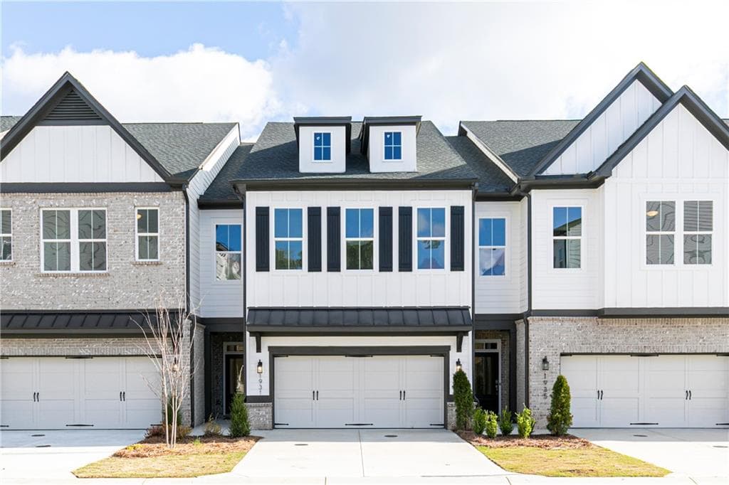 3 bedroom, 3 bathroom, 2,005 sq ft townhouse for sale at 1989 Carver Lane 46, Marietta, GA 30066