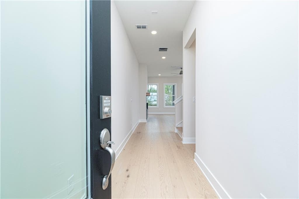 3 bedroom, 3 bathroom, 2,005 sq ft townhouse for sale at 1989 Carver Lane 46, Marietta, GA 30066 — photo 2
