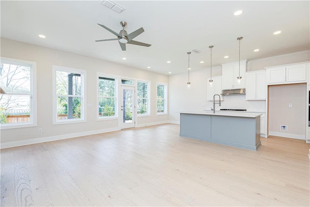 3 bedroom, 3 bathroom, 2,005 sq ft townhouse for sale at 1989 Carver Lane 46, Marietta, GA 30066 — photo 5