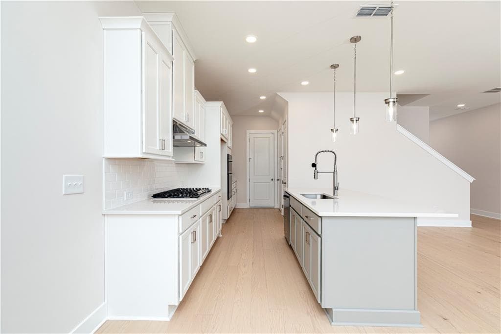 3 bedroom, 3 bathroom, 2,005 sq ft townhouse for sale at 1989 Carver Lane 46, Marietta, GA 30066 — photo 9