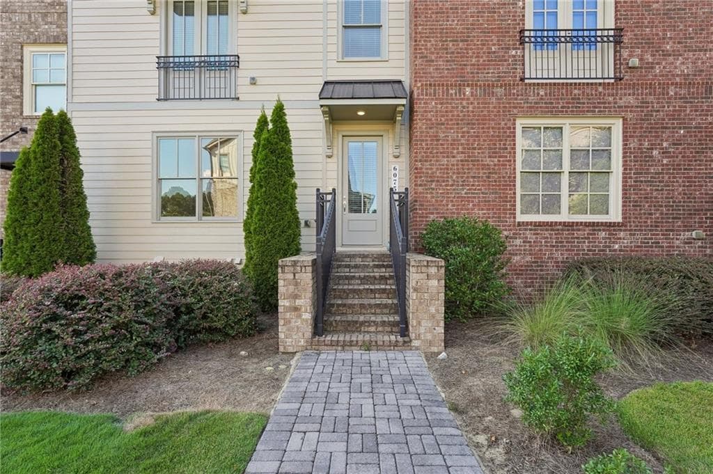 3 bedroom, 4 bathroom, 2,865 sq ft townhouse for rent at 6075 Webster Circle, Norcross, GA 30071 for $3,200 a month — photo 2
