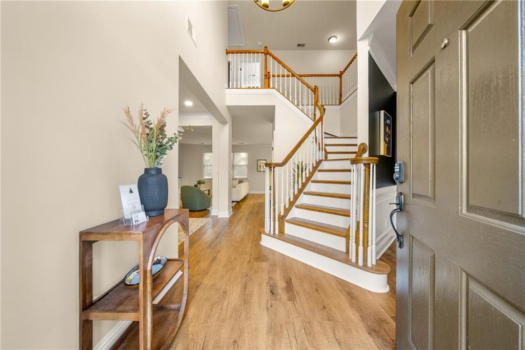 4 bedroom, 3 bathroom, 2,636 sq ft single family residence for sale at 4331 Oakdale Vinings Circle, Smyrna, GA 30080 — photo 2