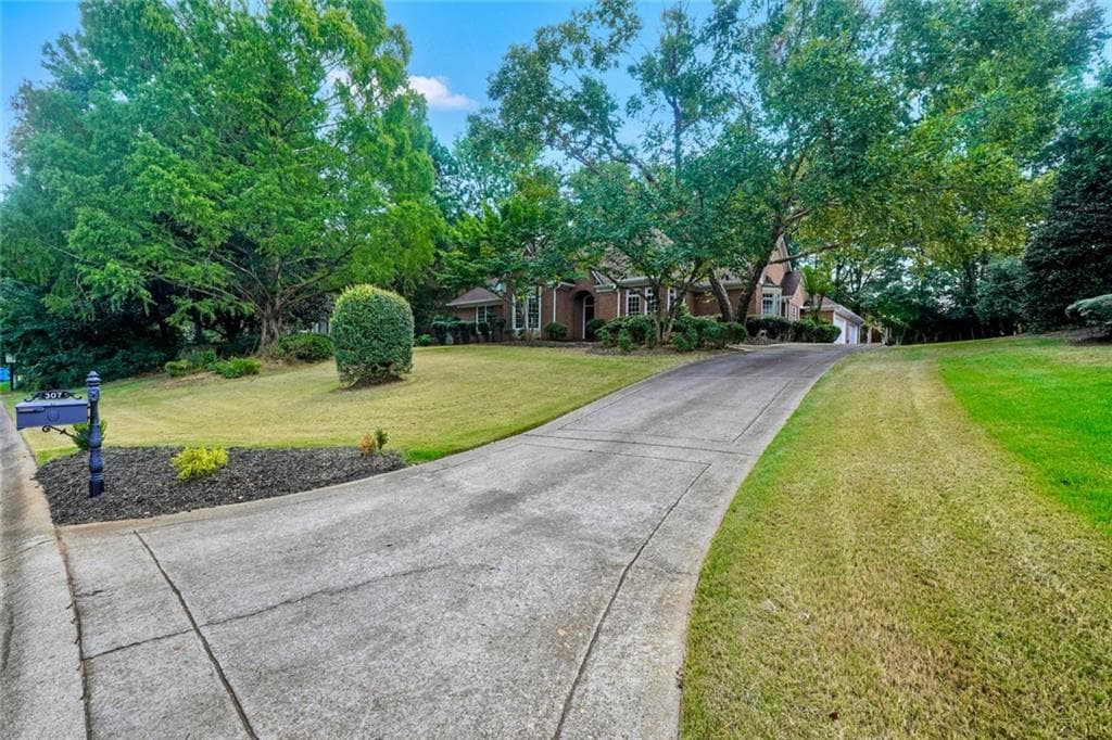 3 bedroom, 4 bathroom, 2,854 sq ft single family residence for sale at 307 Montrose Drive, Mcdonough, GA 30253 — photo 6
