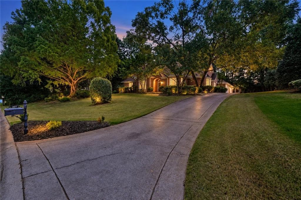 3 bedroom, 4 bathroom, 2,854 sq ft single family residence for sale at 307 Montrose Drive, Mcdonough, GA 30253 — photo 7