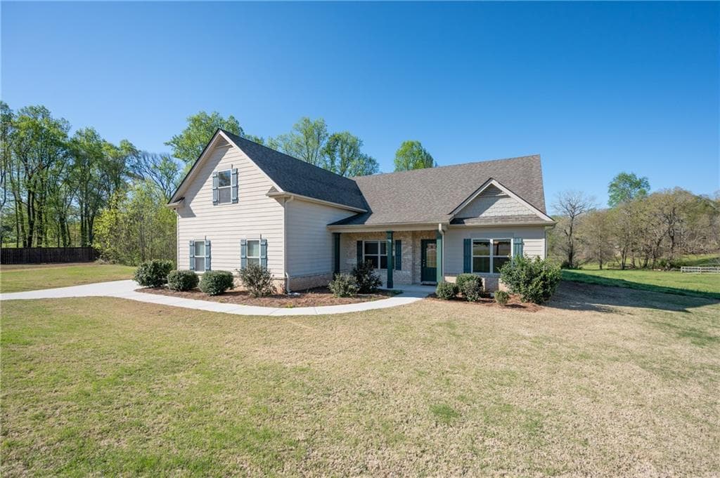 5 bedroom, 3 bathroom, 2,922 sq ft single family residence for rent at 540 Brookside Lane, Hoschton, GA 30548 for $2,800 a month — photo 2
