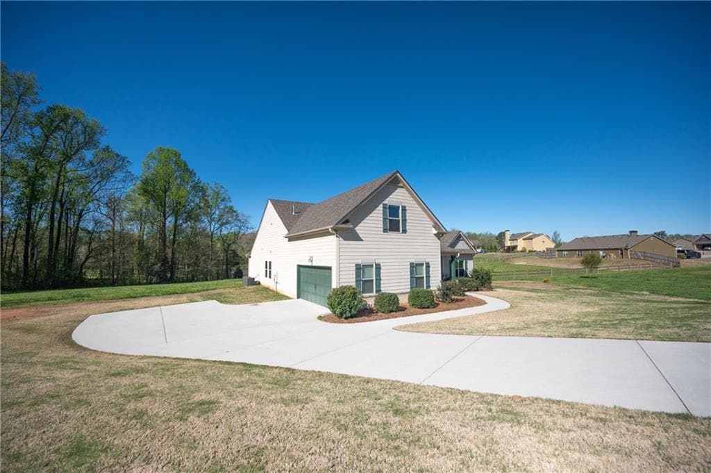 5 bedroom, 3 bathroom, 2,922 sq ft single family residence for rent at 540 Brookside Lane, Hoschton, GA 30548 for $2,800 a month — photo 3