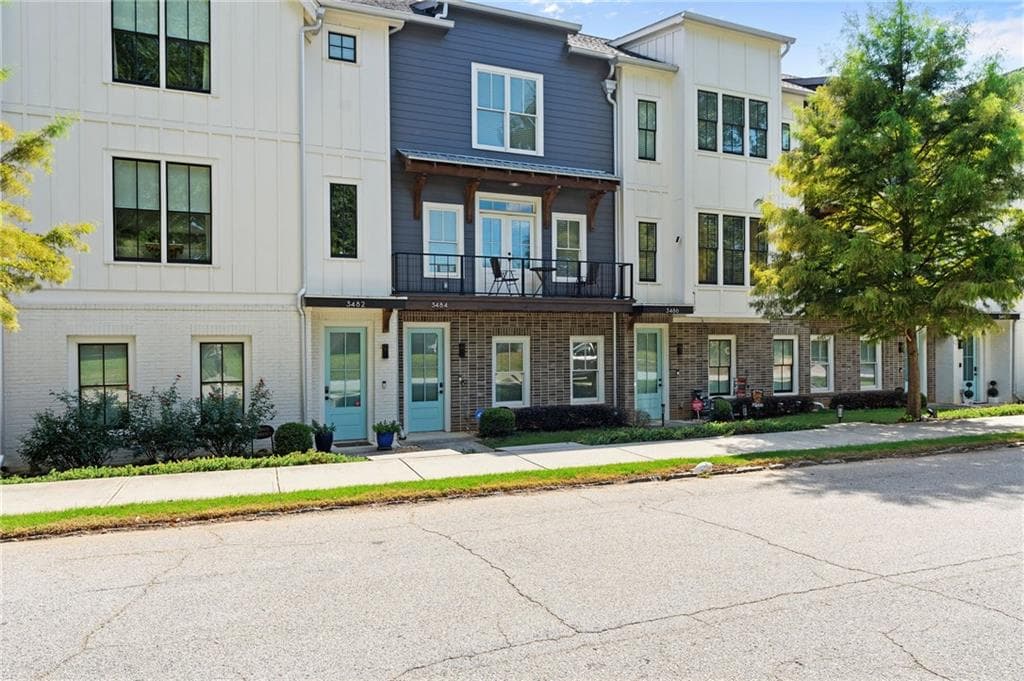 3 bedroom, 4 bathroom, 1,982 sq ft townhouse for sale at 3484 Orchard Street, Hapeville, GA 30354 — photo 2