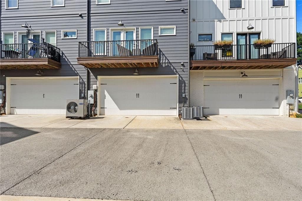 3 bedroom, 4 bathroom, 1,982 sq ft townhouse for sale at 3484 Orchard Street, Hapeville, GA 30354 — photo 3