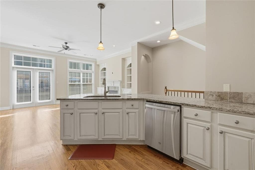 3 bedroom, 4 bathroom, 2,774 sq ft townhouse for sale at 913 Telfair Close, Sandy Springs, GA 30350 — photo 7