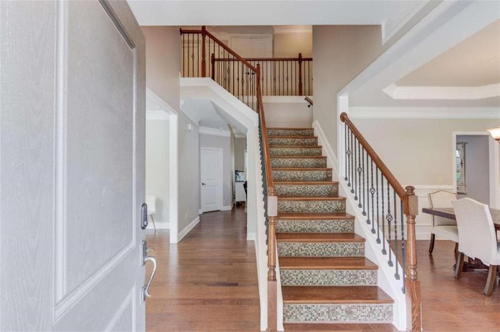 6 bedroom, 4 bathroom, 3,646 sq ft single family residence for rent at 6005 Deer Walk Trail, Sugar Hill, GA 30518 for $3,695 a month — photo 2