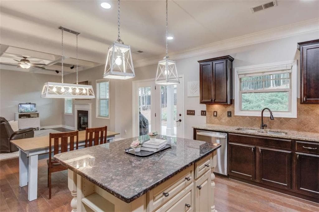 6 bedroom, 4 bathroom, 3,646 sq ft single family residence for rent at 6005 Deer Walk Trail, Sugar Hill, GA 30518 for $3,695 a month — photo 9