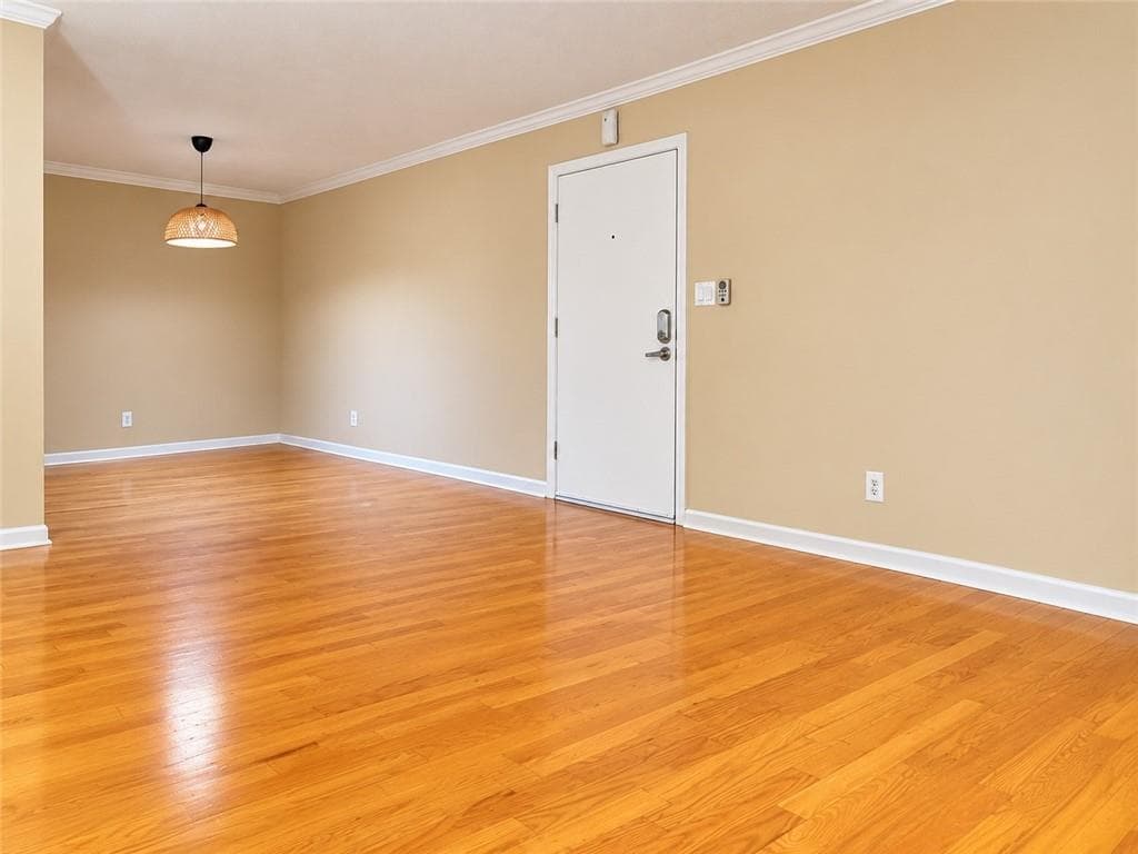 2 bedroom, 2 bathroom, 980 sq ft condominium for sale at 3175 Seven Pines Court 306, Atlanta, GA 30339 — photo 2