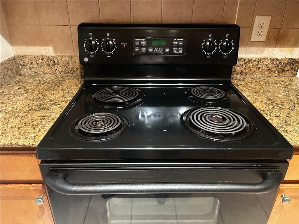 2 bedroom, 2 bathroom, 980 sq ft condominium for sale at 3175 Seven Pines Court 306, Atlanta, GA 30339 — photo 5