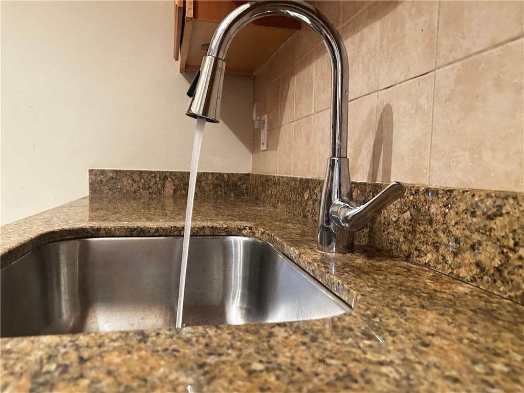 2 bedroom, 2 bathroom, 980 sq ft condominium for sale at 3175 Seven Pines Court 306, Atlanta, GA 30339 — photo 6