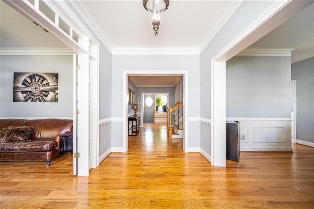 5 bedroom, 5 bathroom, 6,185 sq ft single family residence for sale at 4530 Derby Lane, Smyrna, GA 30082 — photo 3