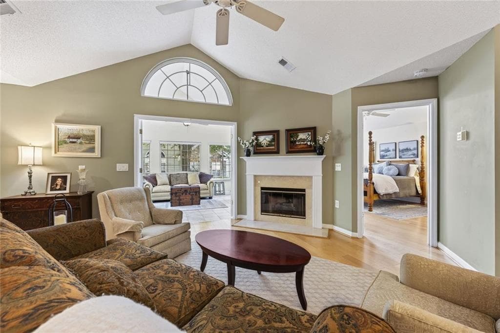 2 bedroom, 2 bathroom, 1,550 sq ft condominium for sale at 2943 Oakside Circle, Alpharetta, GA 30004 — photo 2